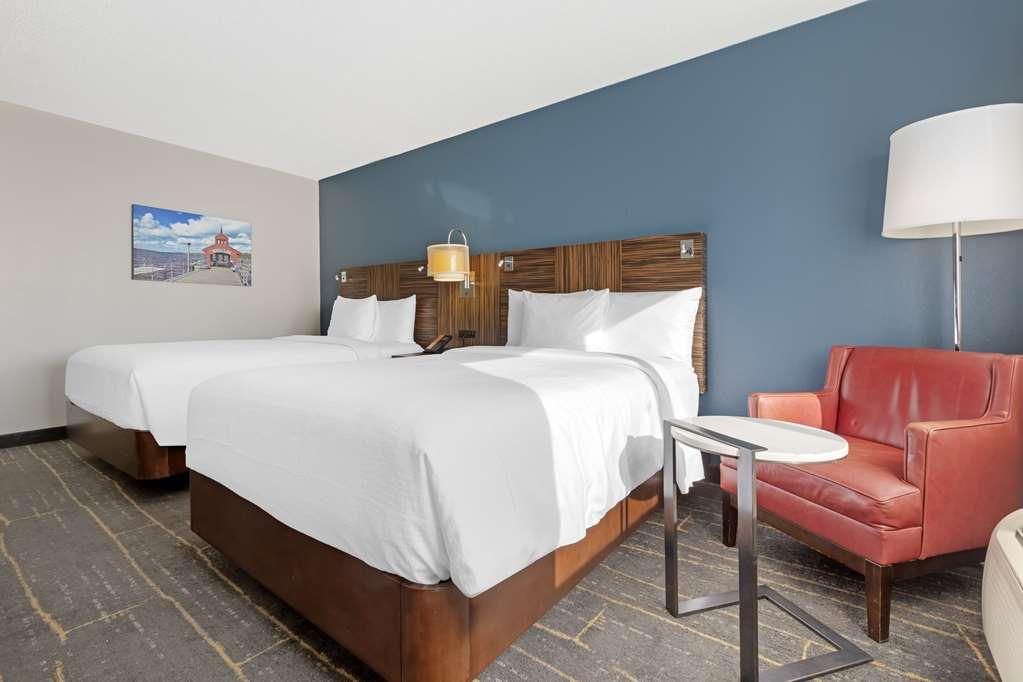 The Lux Hotel & Conference Center, Ascend Hotel Collection Waterloo Room photo